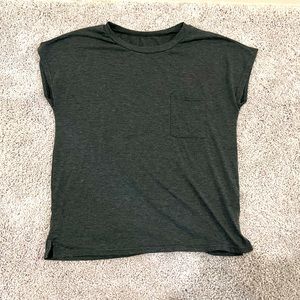 3/$20 🛍️ Women’s Dark Gray Baggy Short Sleeve Size S